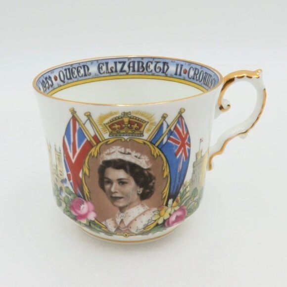 AYNSLEY Queen Elizabeth II Coronation 1953 Bone China Tea Cup & Saucer Set - Picture 7 of 11